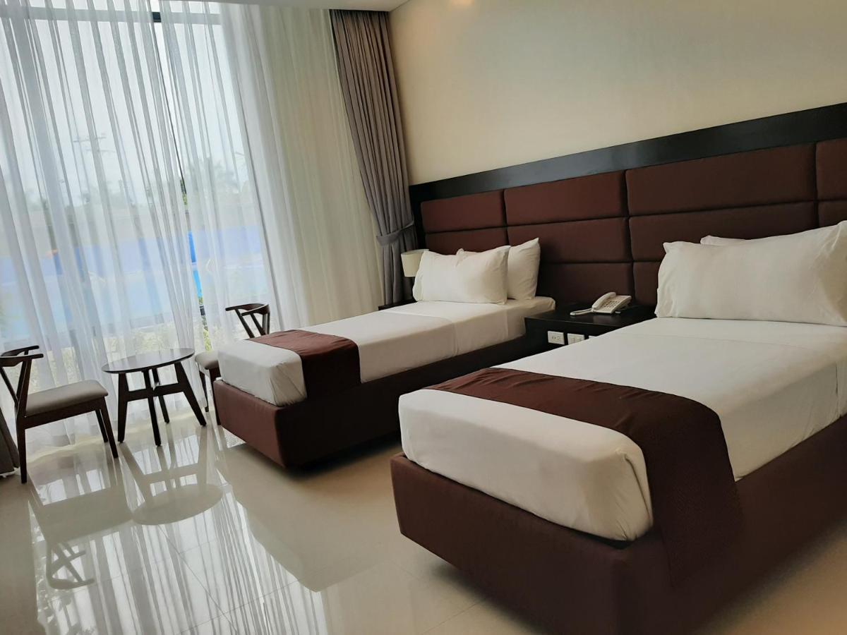 Winrich Hotel マクタン エクステリア 写真